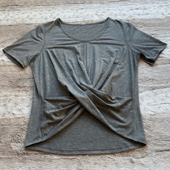 Lululemon Crescent Tee Silver in Heathered Black - Picture 4 of 10